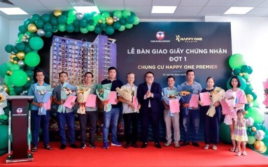 Bàn giao sổ Happy One Premier, Vạn Xuân Group đạt cột mốc mới năm 2023