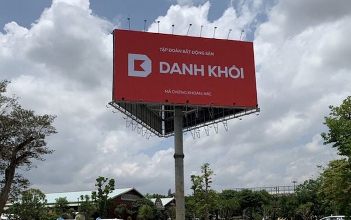 Loạt doanh nghiệp “họ” Danh Khôi bị dừng làm thủ tục hải quan vì nợ thuế