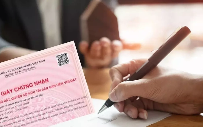 Phương án tạm thu lệ phí cấp sổ hồng ở TPHCM sau sáp nhập 6 Phương án tạm thu lệ phí cấp sổ hồng ở TPHCM sau sáp nhập