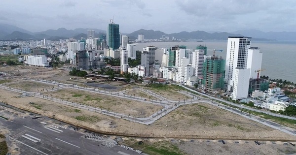 Tạm giữ hơn 1.400 sổ hồng, 500 lượng vàng trong vụ án xảy ra tại Sân bay Nha Trang 2 Tạm giữ hơn 1.400 sổ hồng, 500 lượng vàng trong vụ án xảy ra tại Sân bay Nha Trang